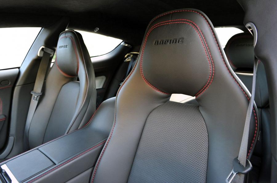 Интерьер Aston Martin Rapide S 2013 года  (NA) (фото 32 из 94)